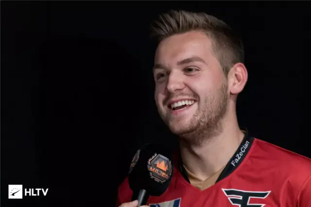 其余球员后 其余球员后